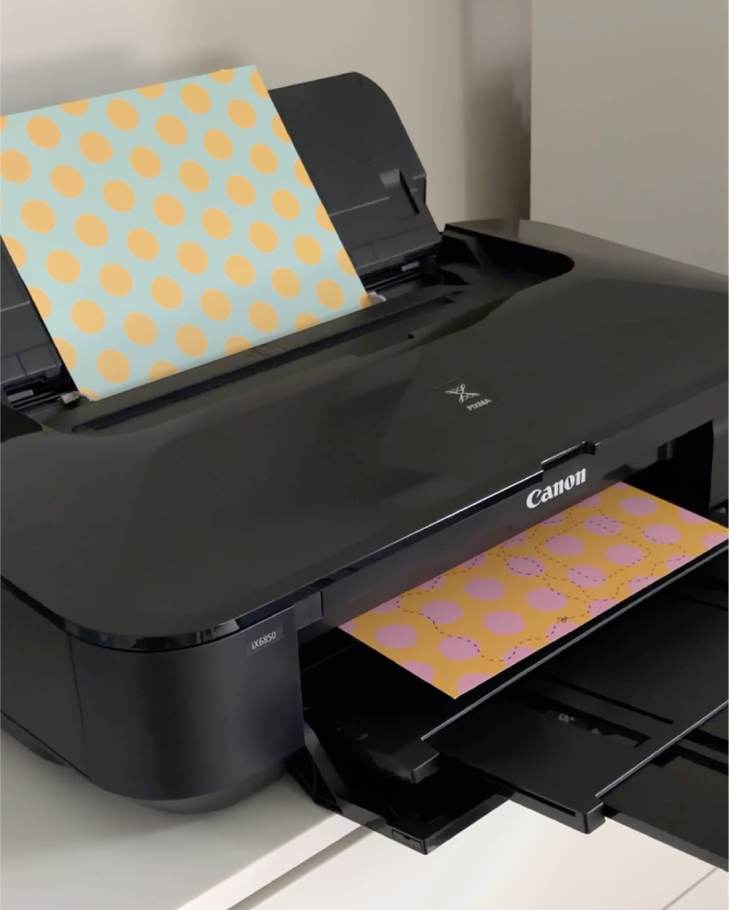 Print the two frame pages on cardstock or your favourite patterned paper.
